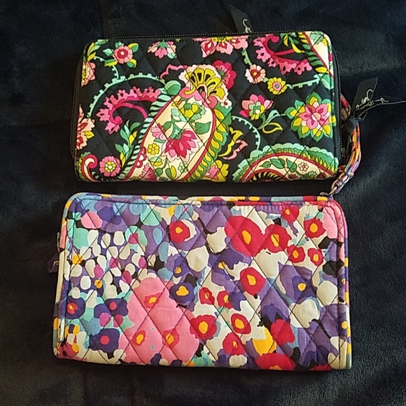 Vera Bradley wristlet/clutch - Picture 2 of 7